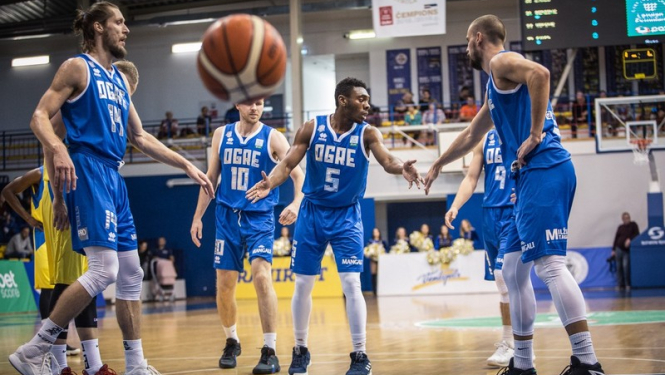 Basketbola kluba “Ogre” komanda sakauj ventspilniekus