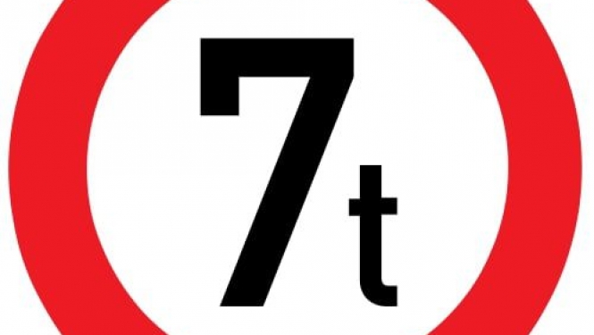 Ceļa zīme masas ierobežojums 7t
