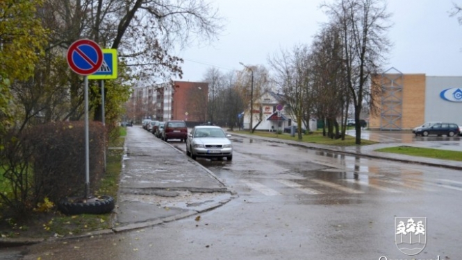Pie t/c „Dauga” un Skolas ielā uzstādītas ceļa zīmes