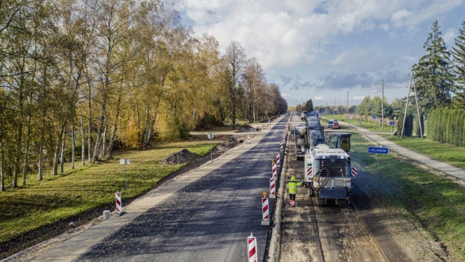 Lielvārdē atsāk Daugavpils šosejas posma būvdarbus