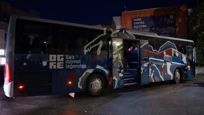 Liels, krāsains ar uzrakstu Ogre elektroautobuss 23.08.2024.