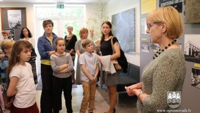 Apbalvoti konkursa “Saules mūžu Latvijai” labāko darbu autori