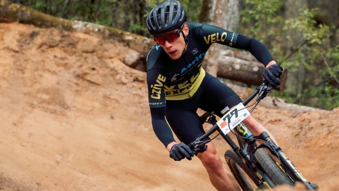 Riteņbraucējs "VeloExpress" Latvijas čempionāta MTB XCO krosā