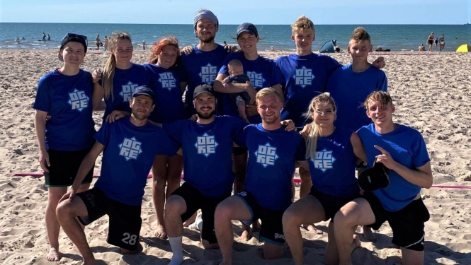 Ogrēniešiem bronza Latvijas pludmales čempionātā frisbijā