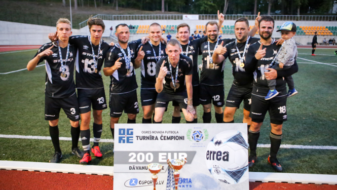 Ogres čempionāta laureātes – “Streka”, “Dinamo Ogre” un “Techniba”