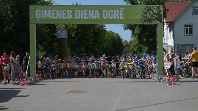 Bērnu velobrauciens Ģimenes diena Ogrē 2024