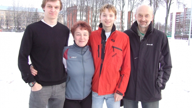 Ģimene, kuras ikdiena un atpūta ir sports