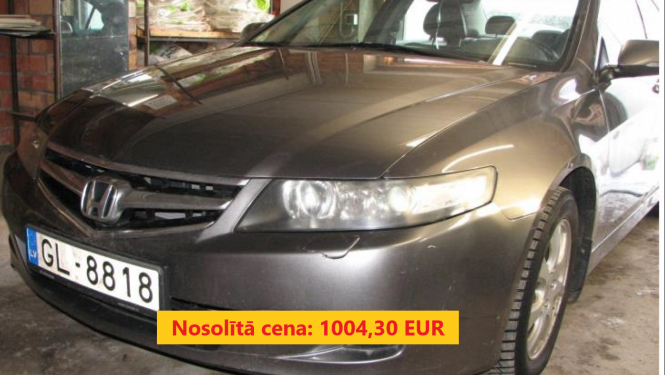 Pelēka Honda mašīna