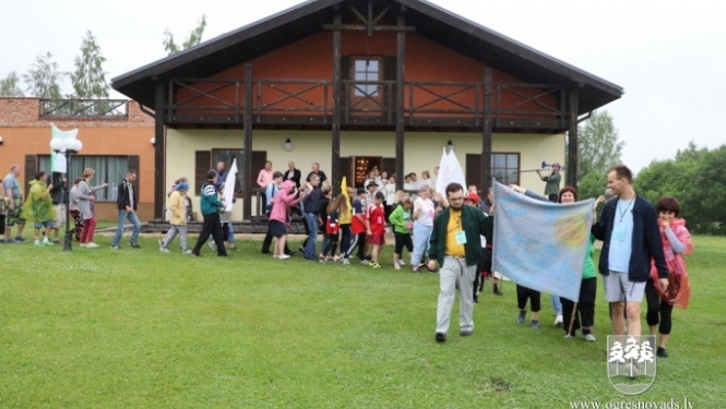 Notiek starptautiska nometne “Iespēja 2019”