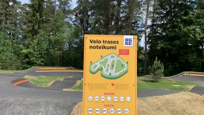 Velotrases informatīvais plakāts