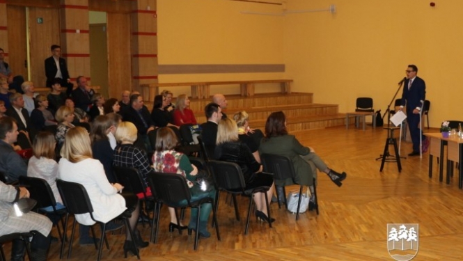 Pašvaldība uzsāk diskusiju ciklu par izglītības aktualitātēm