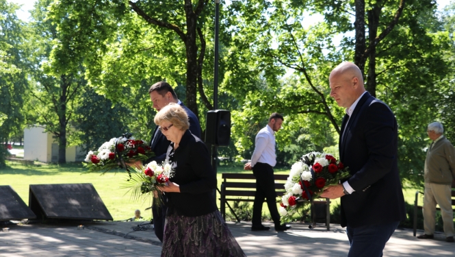 Ziedu nolikšana