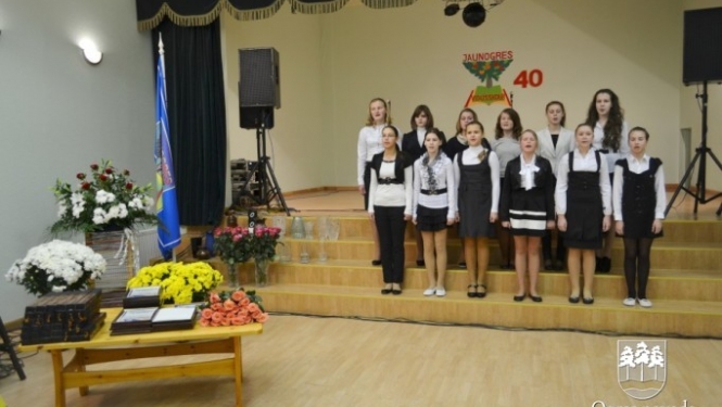 Jaunogres vidusskolai 40