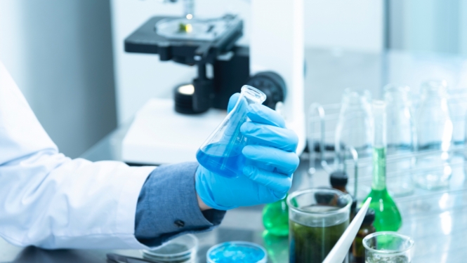Izglītība. Ķīmijas laboratorija
