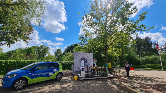 RTU Bērnu un jauniešu universitāte pasniedz apliecības