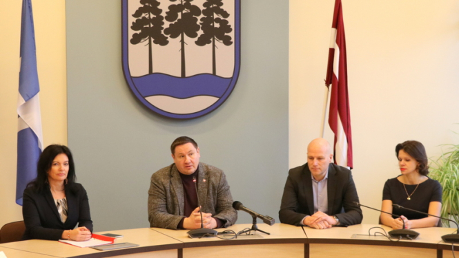 Ogrē darba vizītē viesojās labklājības ministre