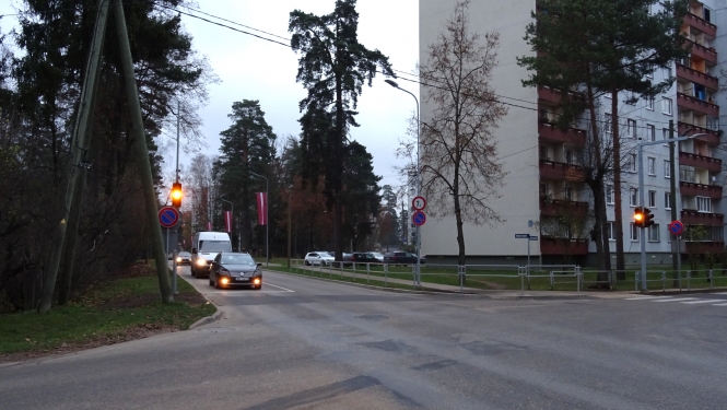Vidus un Zilokalnu prospekta krustojumā sāks darboties luksofori
