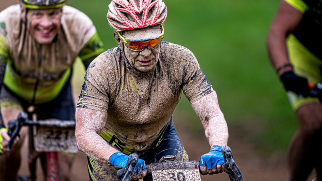 Ogres Zilajos kalnos aizvadīts Latvijas valsts mežu MTB un Gravel maratona sezonas finālposms