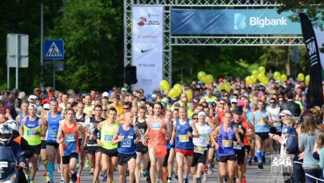 R.Rozem un R.Kaimiņam dubultuzvara Ventspils maratonā