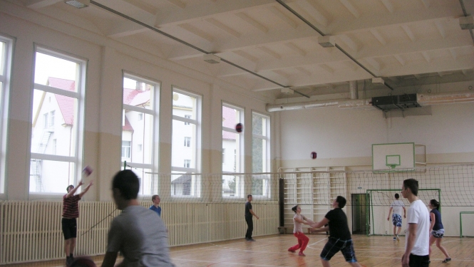 Volejbola treniņš Meņģeles sporta zālē