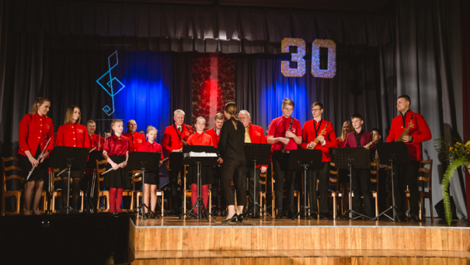 Madlienas mūzikas un mākslas skola atzīmē 30 gadu jubileju
