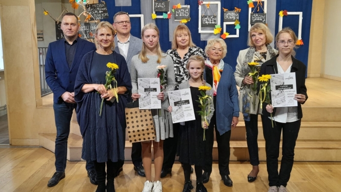 Madlienas mūzikas un mākslas skolas audzēkņi