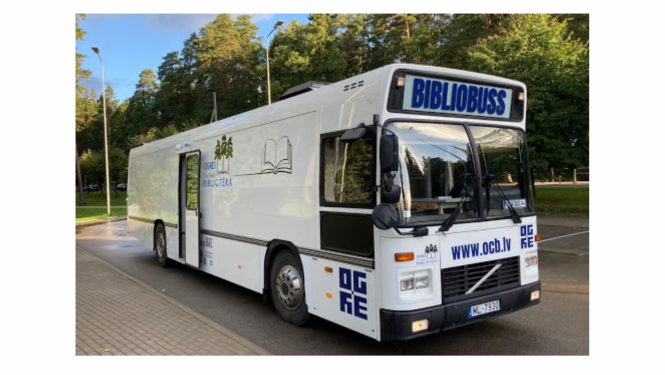 Projekta “Mobilo izglītojošo pakalpojumu iespējas” publicitātes foto, OCB bibliobuss