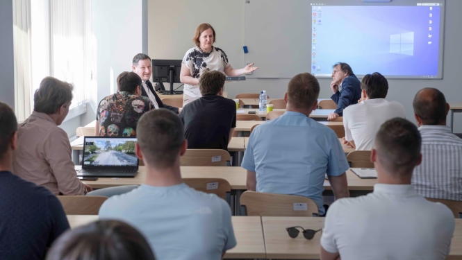 Ogres pašvaldības pārstāvji diskutē ar RTU studentiem par satiksmes organizāciju Ogrē