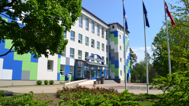 Ogres 1. vidusskola aicina darbā skolotājus