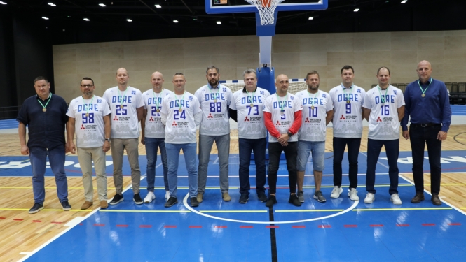 Komanda "Ogres milži" saņem bronzas medaļas