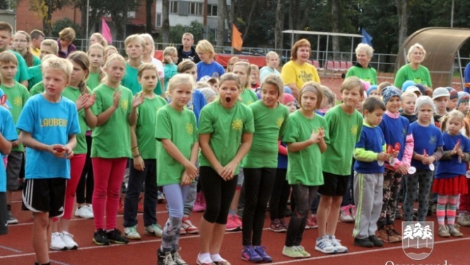 Ogres 1.vidusskolas komanda uzvar «Olimpiskajā dienā 2015»