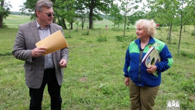 Latvijas pagastu ozolu birzs aug Madlienā