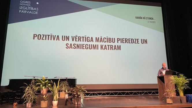 Ogres novada pedagogi gūst jaunas zināšanas konferencē “Vairāk kā stunda…”
