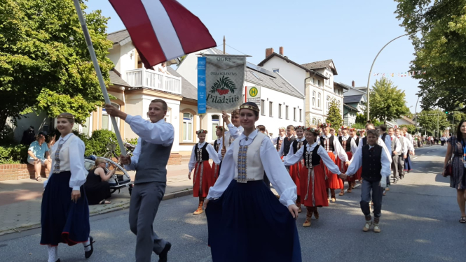 TDS “Pīlādzītis” dejotāji piedalās starptautiskā folkloras festivālā Vācijā