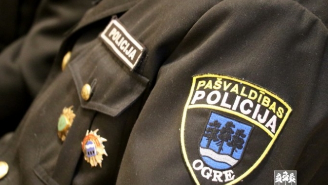 Tiek sveikti pašvaldības policijas darbinieki