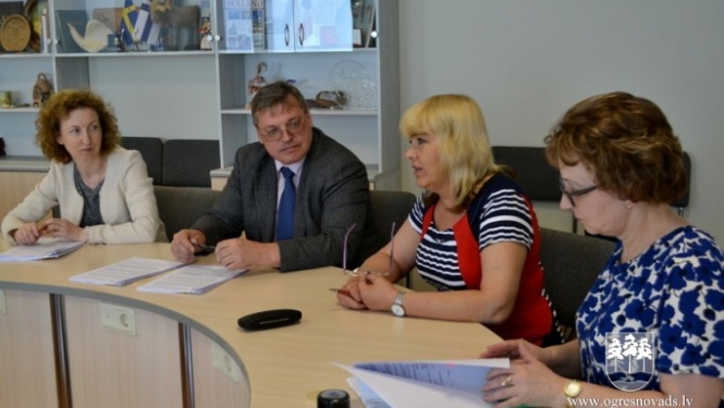 Turpinās  “R.A.D.I. – Ogres novadam” apstiprināto projektu līgumu parakstīšana