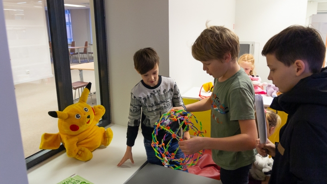 RTU Bērnu un jauniešu universitātes dalībnieki viesojas Rīgas Tehniskajā universitātē!