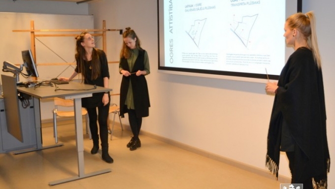 Skvēra "Pie zelta liepas" labiekārtošanā iesaistās RTU studenti
