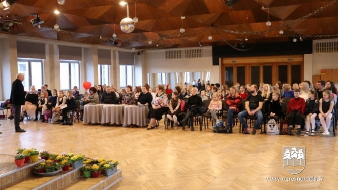 Starpnovadu skatuves runas konkursā piedalās 67 skolēni