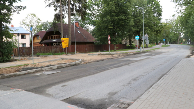 Rūpnieku ielā veikti asfalta seguma frēzēšanas darbi