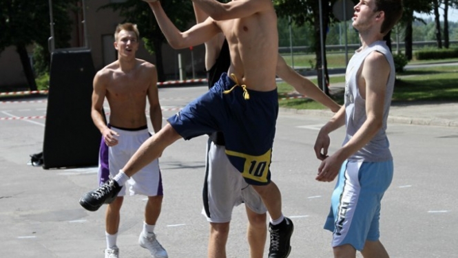 Aizvadīts ielu basketbola čempionāta 1.posms