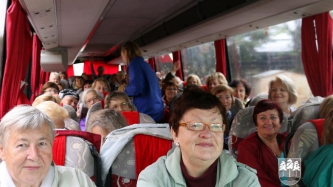 Ogres novada seniori kopā ar Oveselību dodas kopīgā braucienā