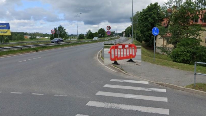 Uz laiku līdz 4.oktobrim slēgta gājēju ietve Rīgas ielā 15