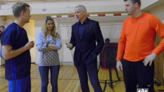 Ogres sākumskolas skolēni piedalās projektā “Sporto visa klase”