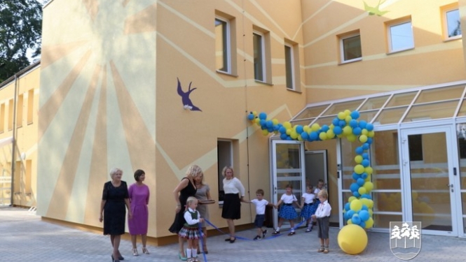 Svinīgi atklāta bērnudārza ēka Parka ielā 1