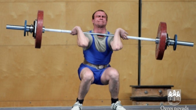 Ogres svarcēlājiem trīs Latvijas čempionu tituli