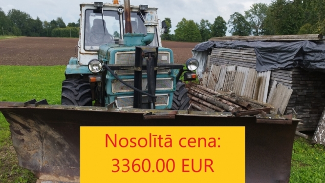 Traktors T150K
