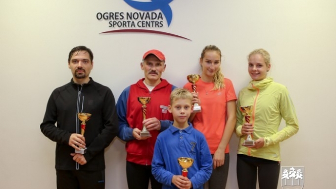 Apbalvoti Ogres "Veselības apļu" uzvarētāji