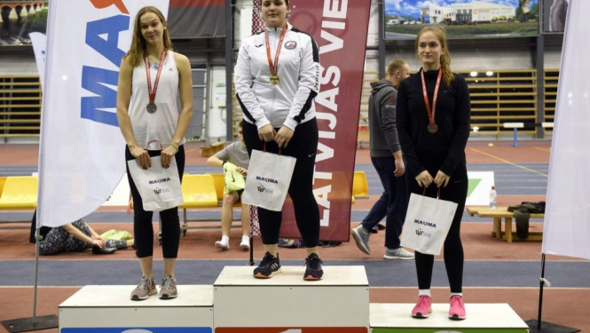 Ogres novada sporta centra vieglatlēti startē Latvijas U-18 un U-20 čempionātos