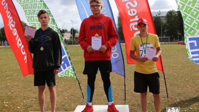 Ogres NSC stadionā notikušas Skolēnu sporta spēļu sacensības vieglatlētikā